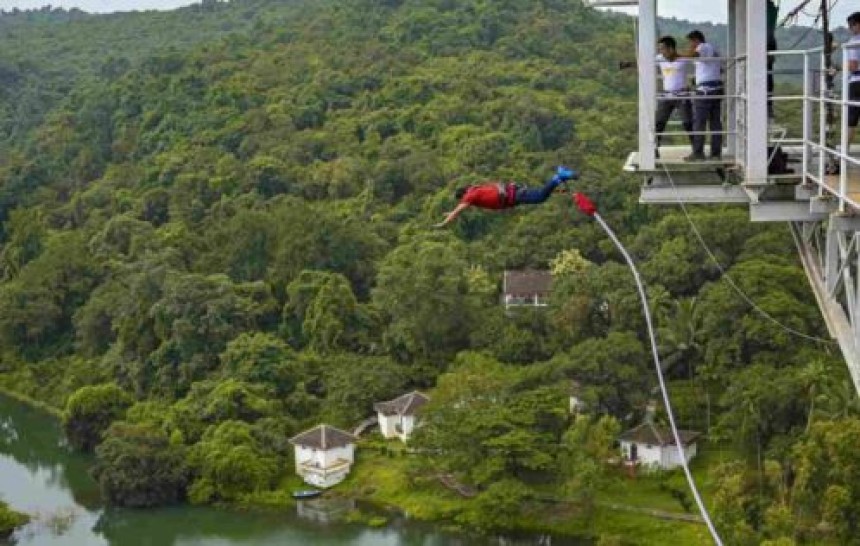 bungee jumping