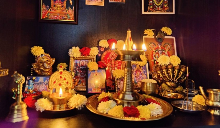 What 5 Things Should Be Kept in The Pooja Room?